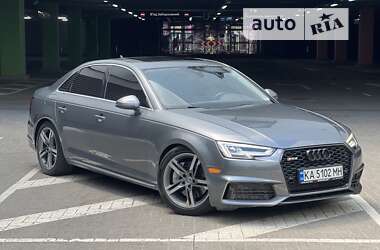 Седан Audi A4 2017 в Киеве