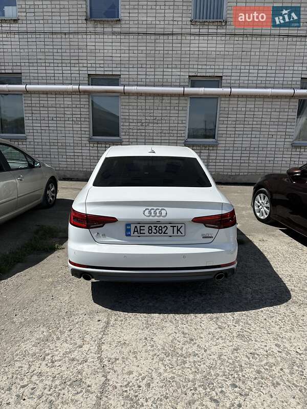Седан Audi A4 2016 в Днепре