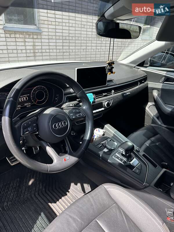 Седан Audi A4 2016 в Днепре