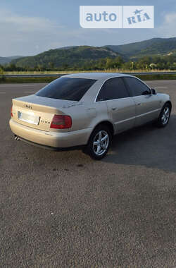 Седан Audi A4 2000 в Виноградові