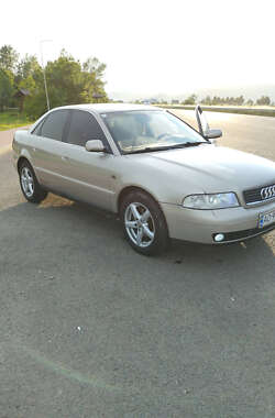 Седан Audi A4 2000 в Виноградові