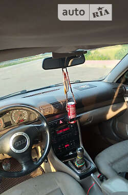 Седан Audi A4 2000 в Виноградові