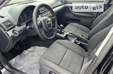 Седан Audi A4 2006 в Ровно