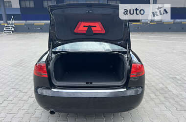 Седан Audi A4 2006 в Ровно