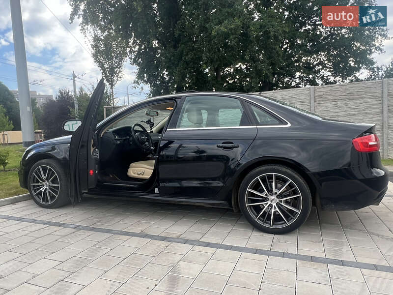 Седан Audi A4 2015 в Ивано-Франковске