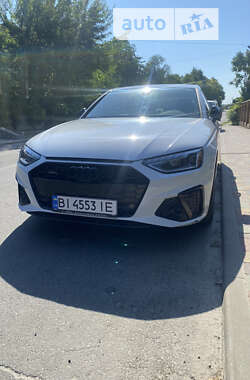 Седан Audi A4 2022 в 