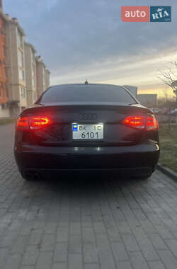 Седан Audi A4 2010 в 