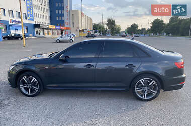 Седан Audi A4 2016 в 