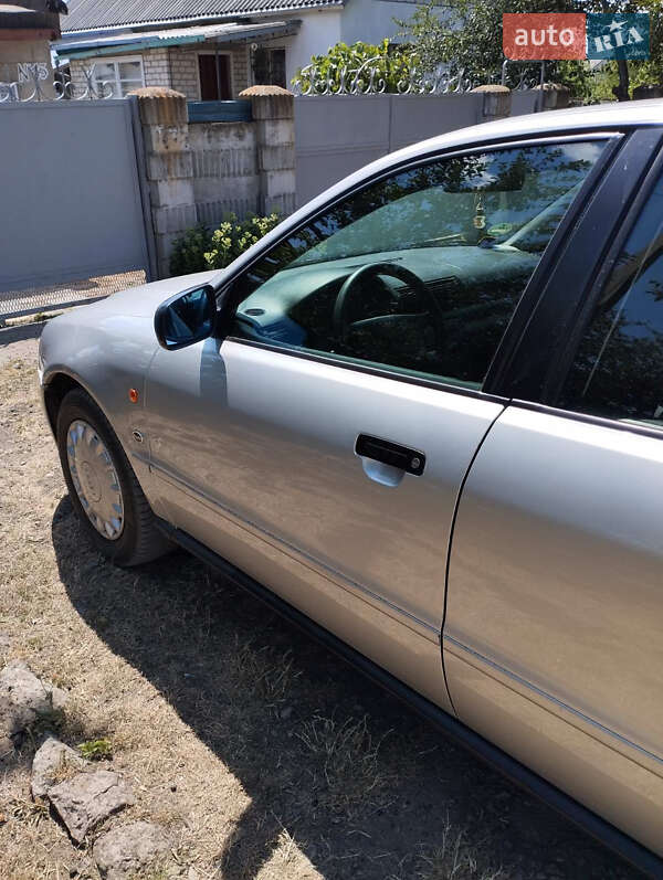 Седан Audi A4 1995 в Андріївці