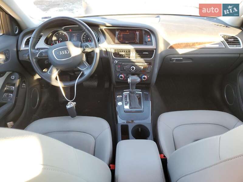 Седан Audi A4 2013 в Львове