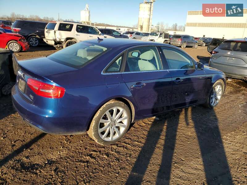 Седан Audi A4 2013 в Львове