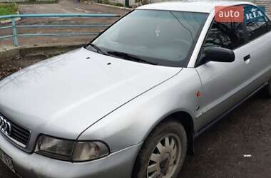 Седан Audi A4 1995 в Полтаве