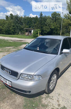 Седан Audi A4 2000 в Новій Ушиці