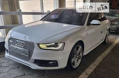 Седан Audi A4 2015 в Киеве