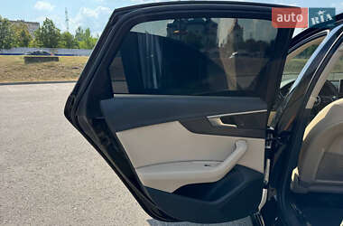 Седан Audi A4 2018 в 