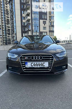 Седан Audi A4 2013 в Киеве