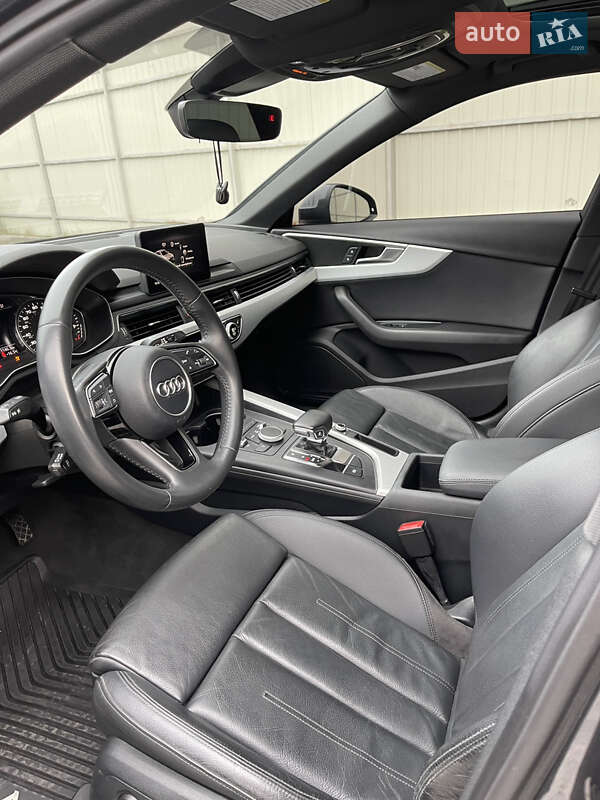 Седан Audi A4 2017 в Львове