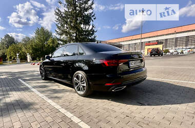 Седан Audi A4 2019 в Луцьку