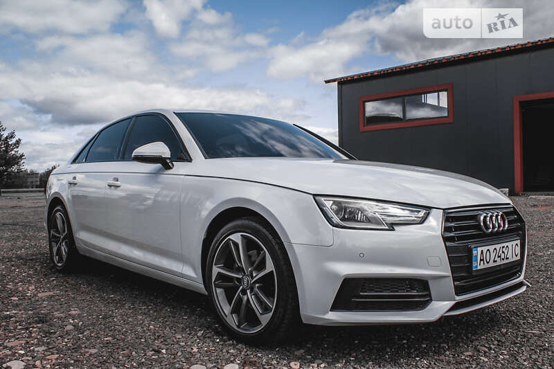 Седан Audi A4 2019 в Хусте