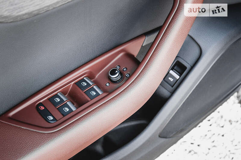 Седан Audi A4 2019 в Хусті