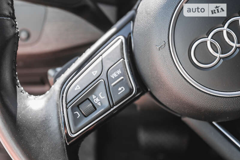 Седан Audi A4 2019 в Хусте