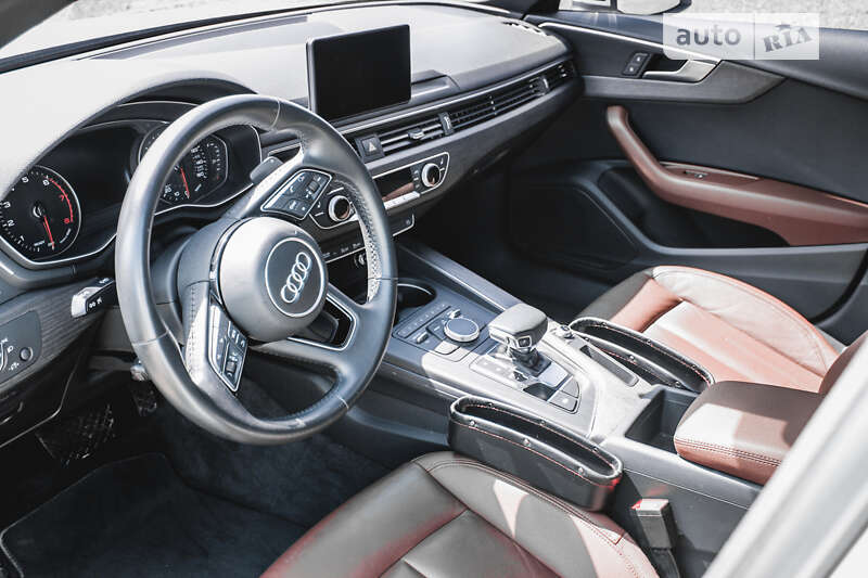 Седан Audi A4 2019 в Хусті
