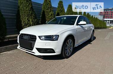 Седан Audi A4 2013 в Львове