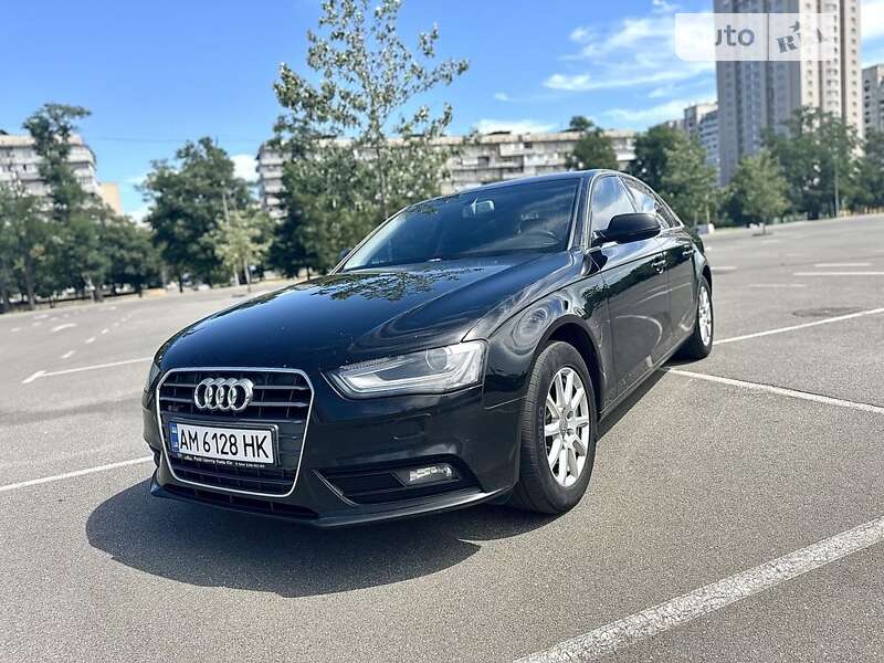 Универсал Audi A4 2014 в Киеве