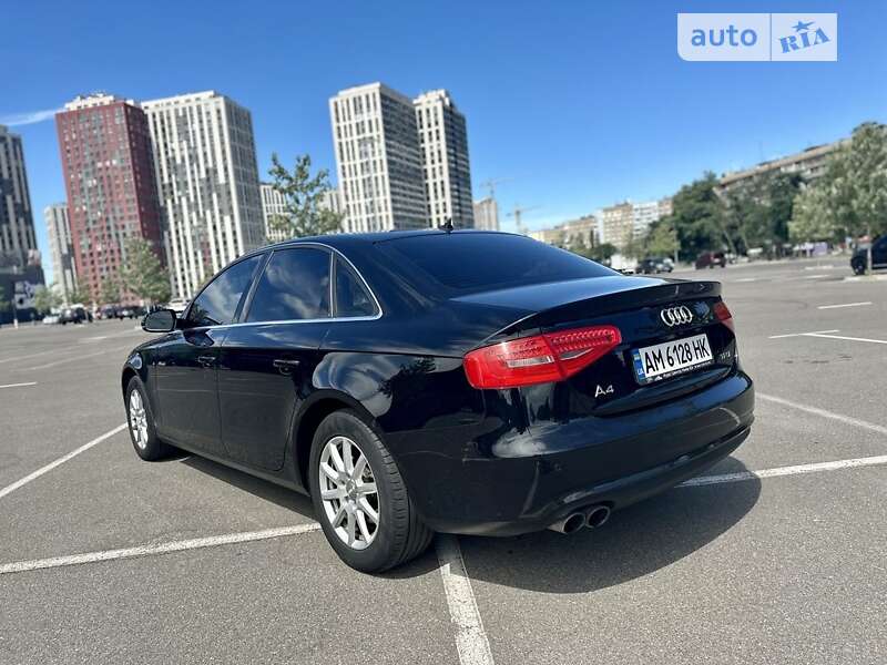 Универсал Audi A4 2014 в Киеве
