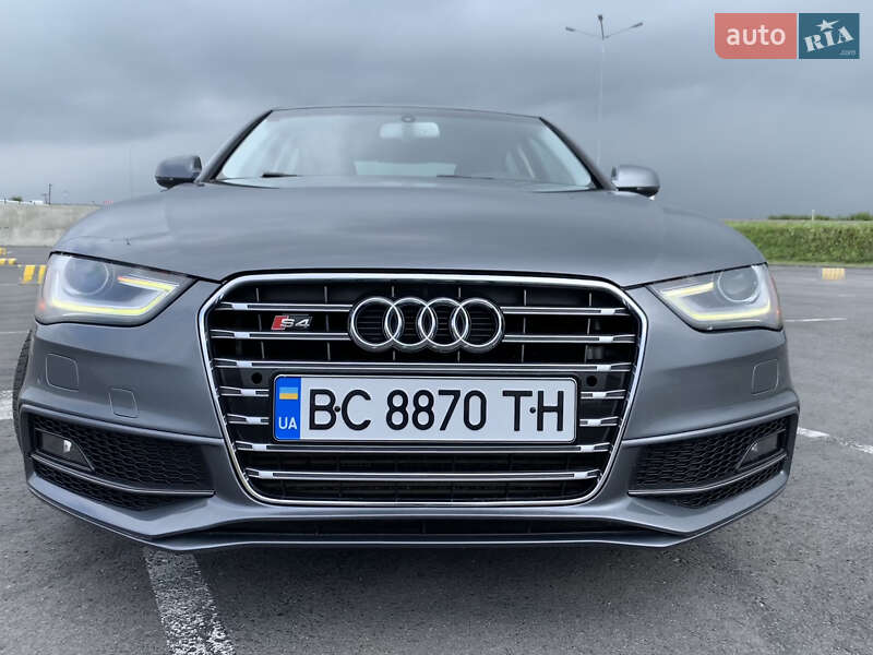 Седан Audi A4 2012 в Львове