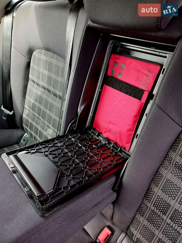 Універсал Audi A4 2014 в Ромнах