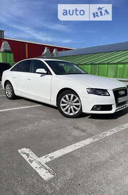 Седан Audi A4 2011 в Киеве