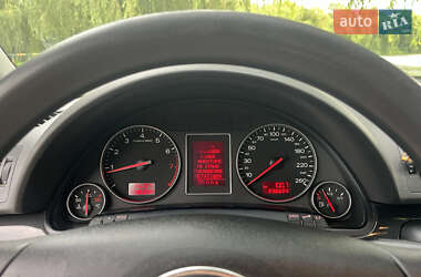Седан Audi A4 2004 в Рівному