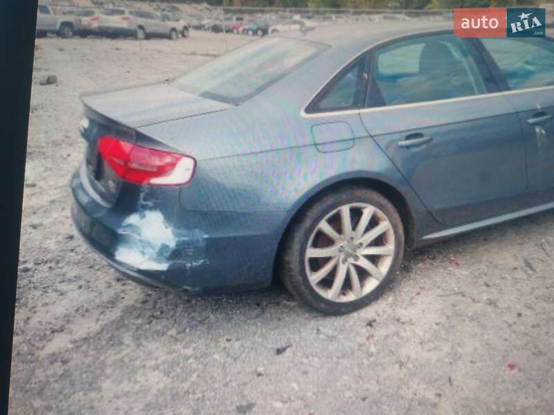 Седан Audi A4 2014 в Луцке