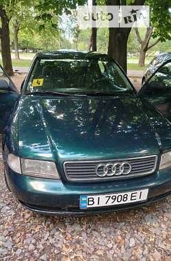 Седан Audi A4 1996 в Полтаві