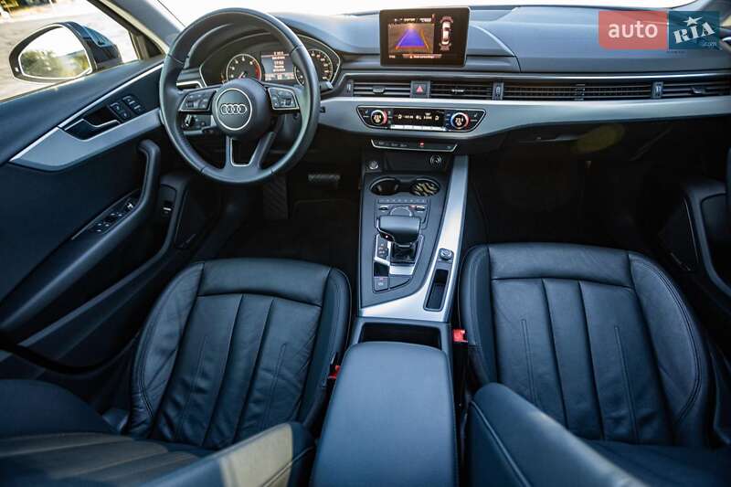 Седан Audi A4 2017 в Запорожье