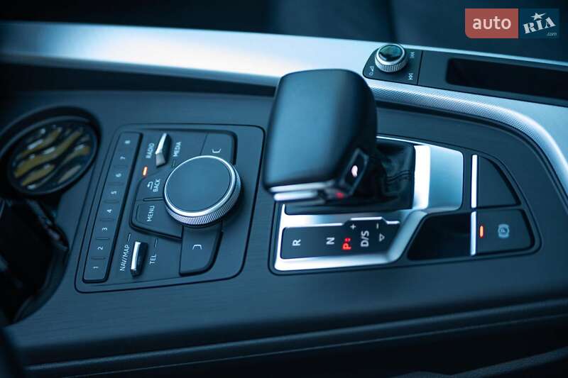 Седан Audi A4 2017 в Запорожье