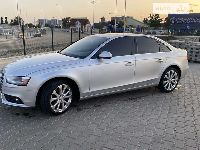 Седан Audi A4 2013 в Киеве