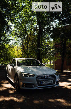 Седан Audi A4 2018 в 