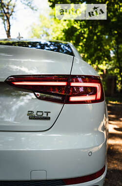 Седан Audi A4 2018 в Львове