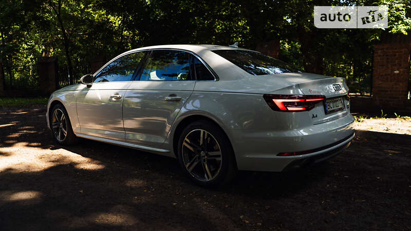 Седан Audi A4 2018 в Львове