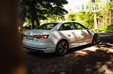 Седан Audi A4 2018 в Львове
