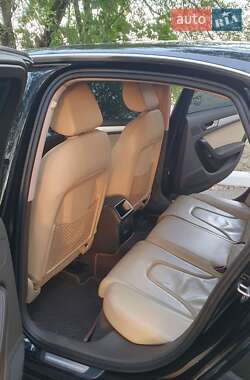 Седан Audi A4 2012 в Смолином
