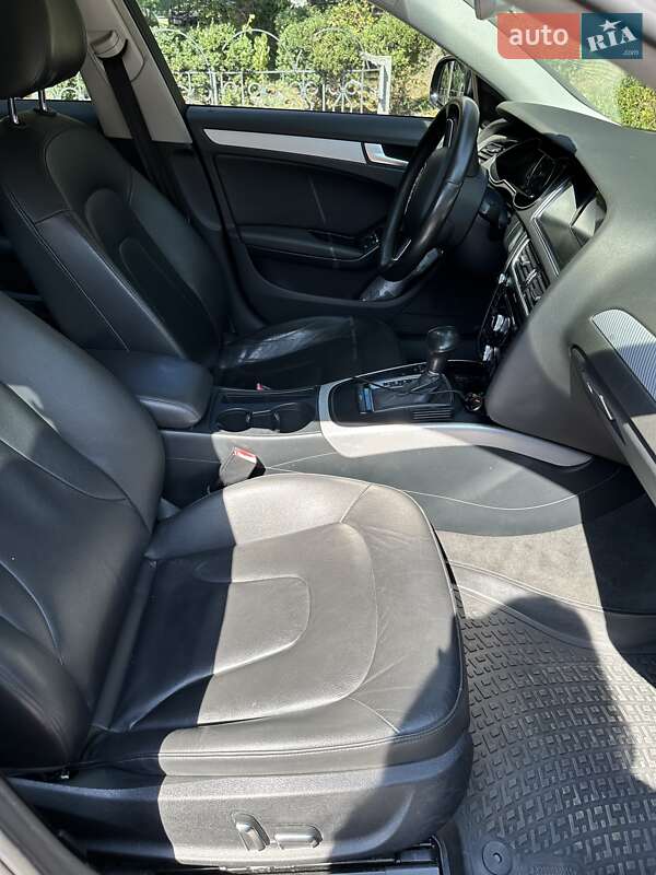 Седан Audi A4 2012 в Киеве