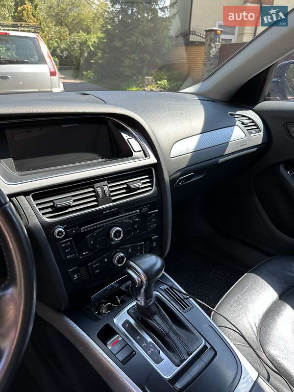 Седан Audi A4 2012 в Киеве