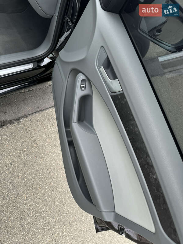Универсал Audi A4 2015 в Киеве