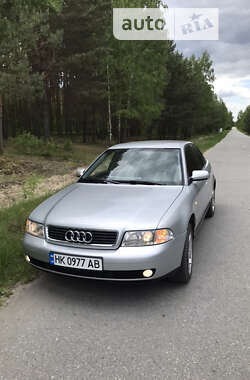 Седан Audi A4 1999 в Березному