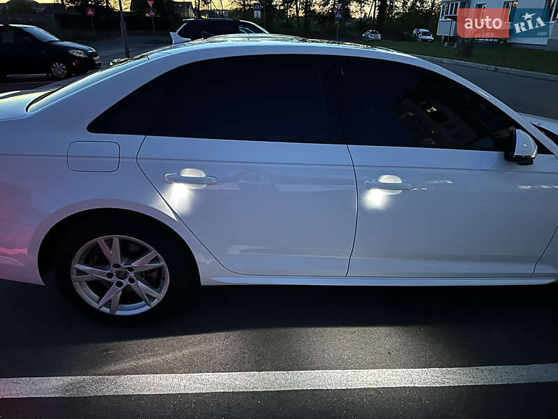 Седан Audi A4 2018 в Виннице