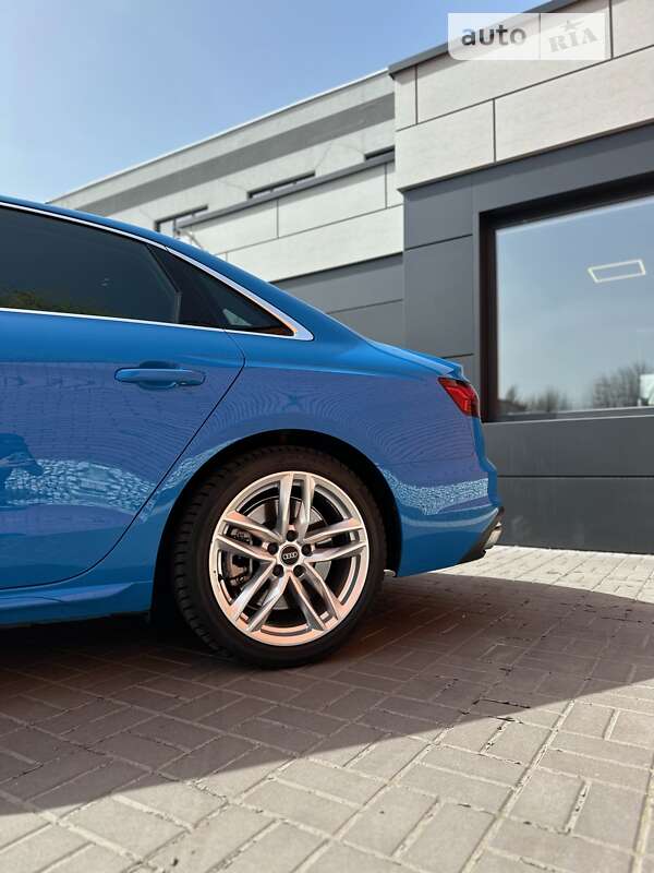 Седан Audi A4 2022 в Черкассах