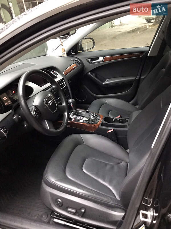 Седан Audi A4 2011 в Одессе